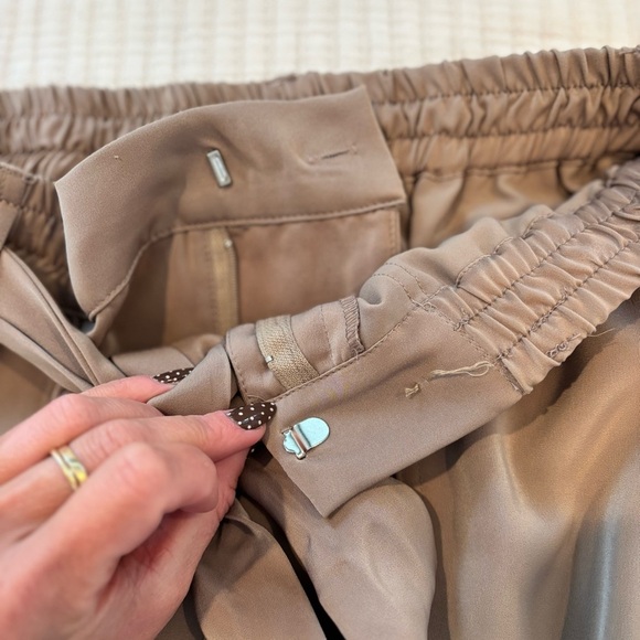 Mustard Seed Boutique Satin Tan Jogger Style Pants With Belt Size Medium - Picture 7 of 13